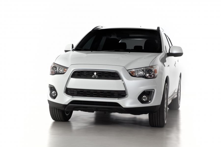  Mitsubishi Outlander Sport 2013 года  (фото 14 из 83)